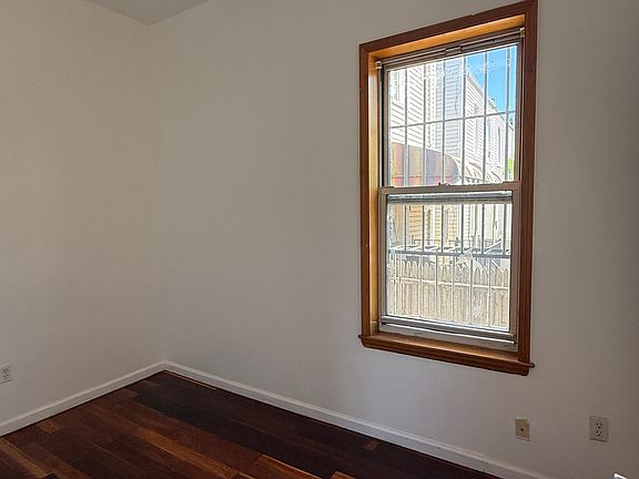 5th image of 741 Quincy Ave #1A