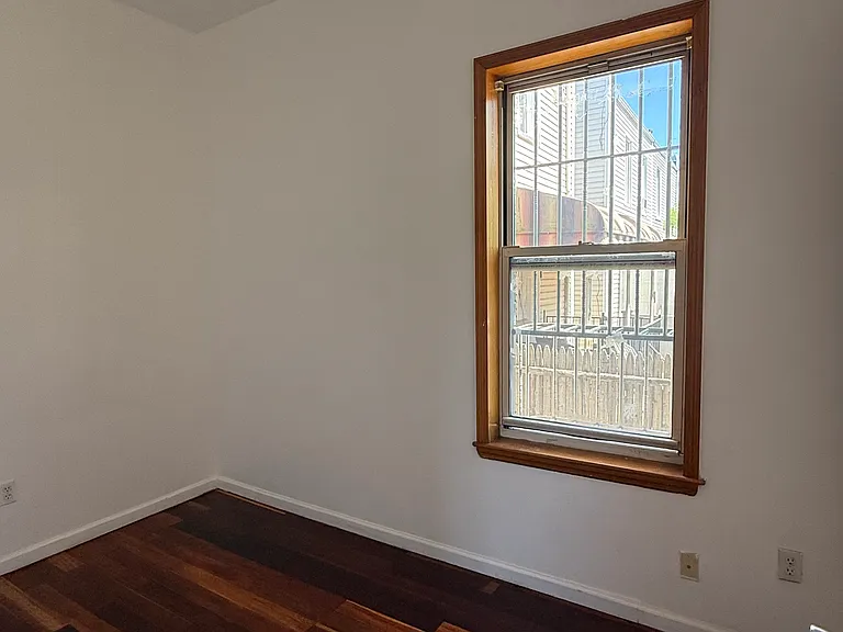 741 Quincy Ave #1A — Photo 5