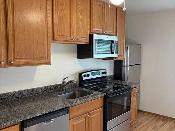 4th image of 304 E 57th St #2E