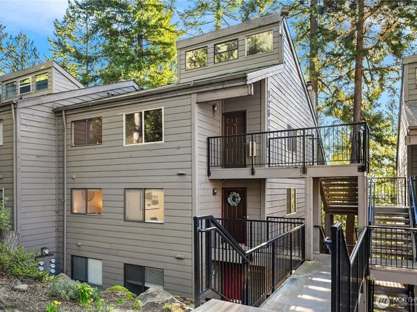 12517 NE 23rd Place #B4, Bellevue, WA 98005