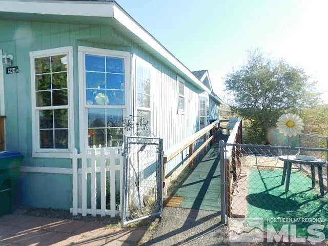 5040 Saguaro Dr photo 1