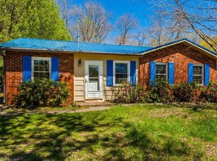 40 Tipperary Dr, Asheville, NC 28806