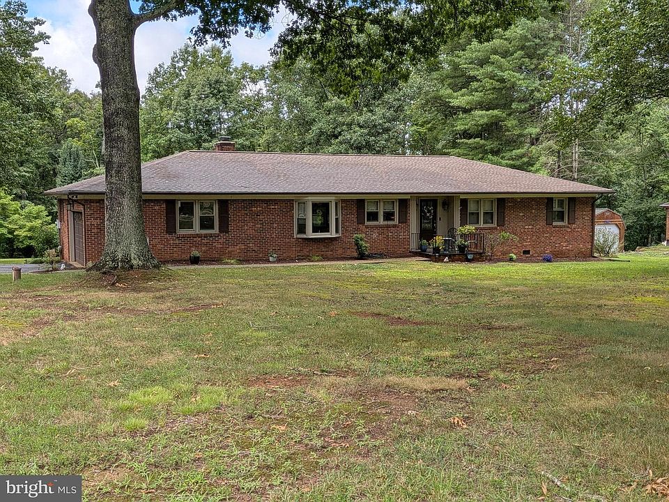 1st image of 16490 Mountain Run Ln