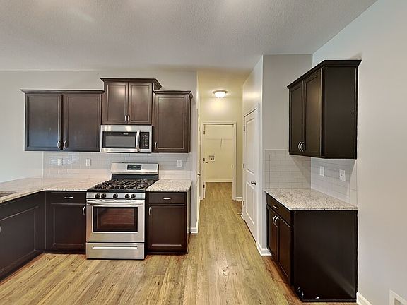 4th image of 235 Vivian Way