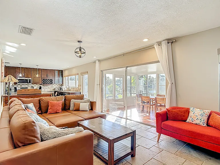 17208 Orangewood Dr — Photo 7