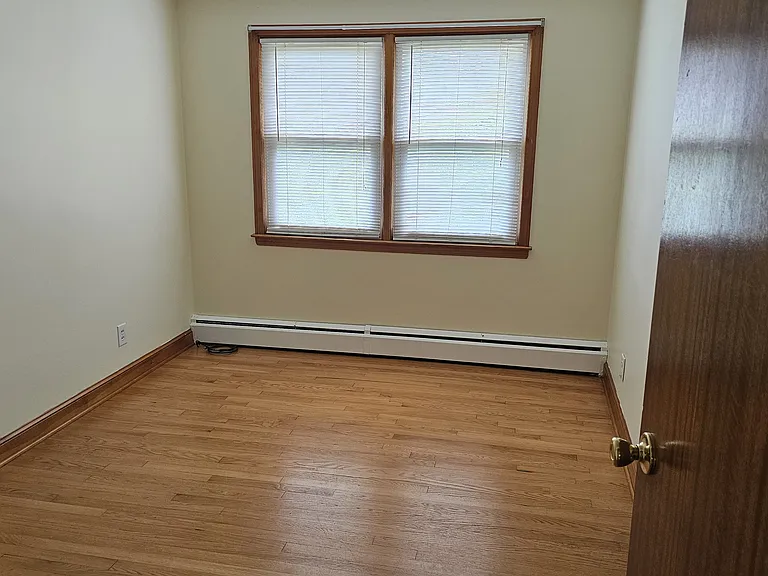 1632 Willard Ave — Photo 9