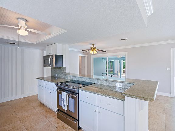 5th image of 217 Golfview Dr