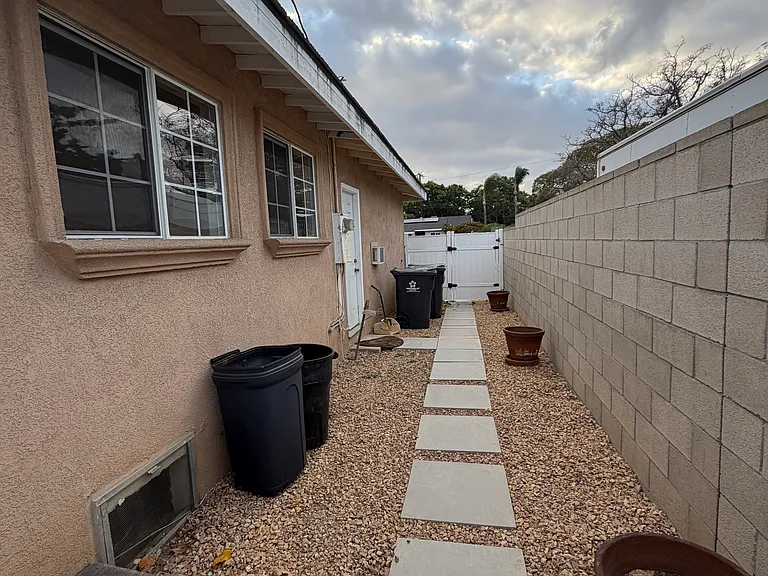 2113 Tamy Ln — Photo 4