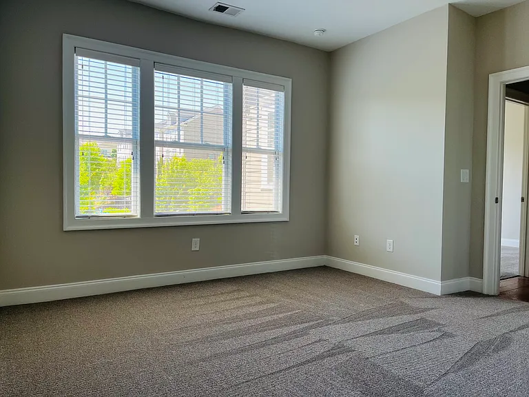 350 Braeden Way — Photo 13