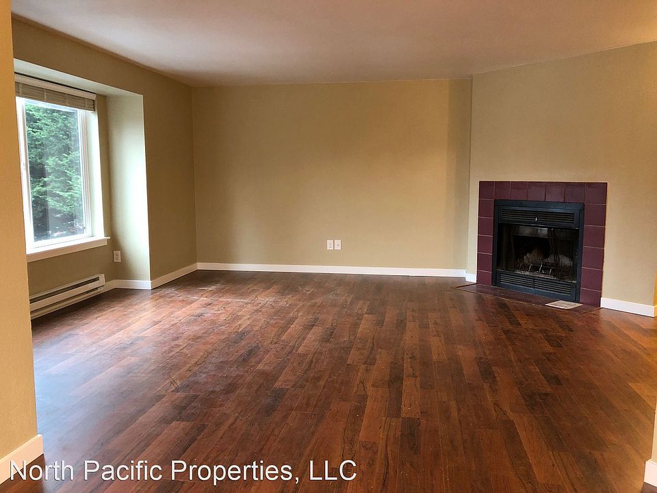 1st image of 21607 30th Ave S APT 6