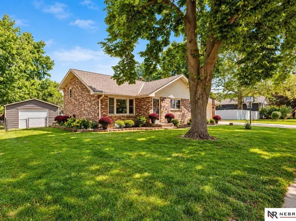 410 Florence Ave, Beatrice, NE 68310