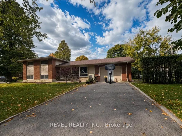 10 Agincourt Gdns, London, ON N5Z 4E3