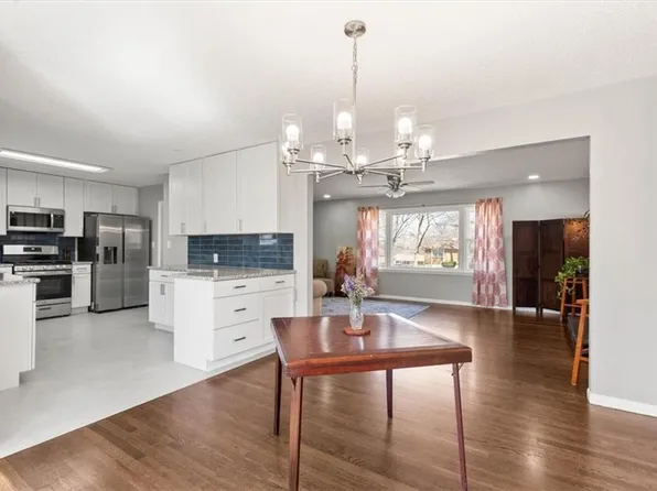 4309 Grandview Rd, Kansas City, MO 64137