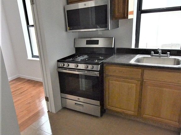 5th image of 1484 Amsterdam Ave APT 9