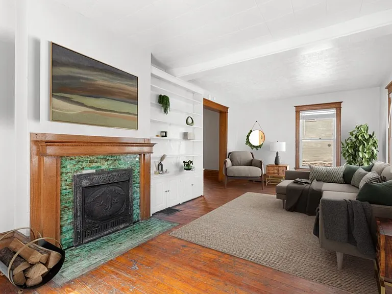 416 Bellevue Pl — Photo 3