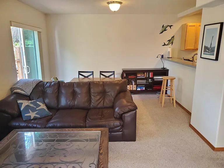 413 Maxs Pl — Photo 17