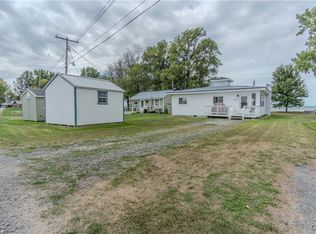 18121 Howe Shore Dr, Sackets Harbor, NY 13685