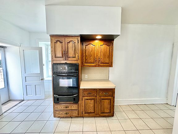 4th image of 9514 Evans St Floor 1