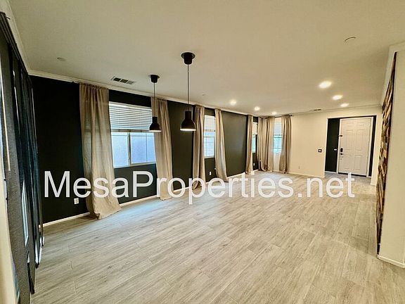 5th image of 3134 E La Avenida Dr