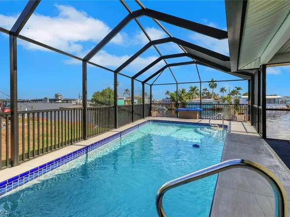 2480 Bayshore Dr, Matlacha, FL 33993