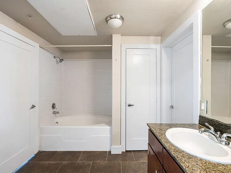 3016 Guadalupe St #303 — Photo 17