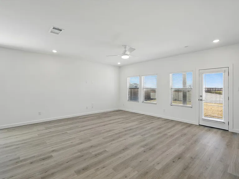 2238 Maple Ridge Dr — Photo 10