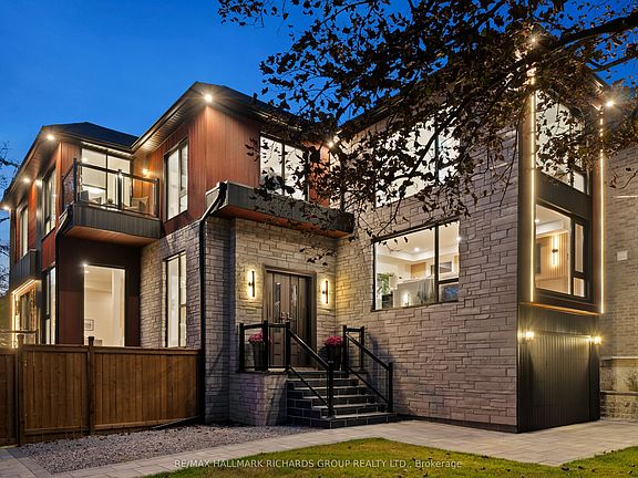 3rd image of 44 Sunnypoint Cres