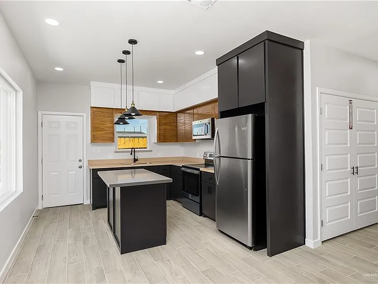1006 Sugar Garden Dr #4 — Photo 4