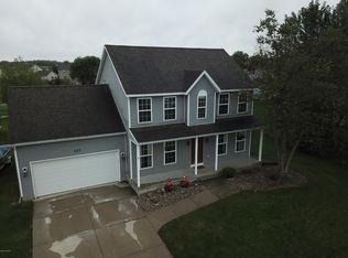 892 Eagle Ridge Dr, Coopersville, MI 49404