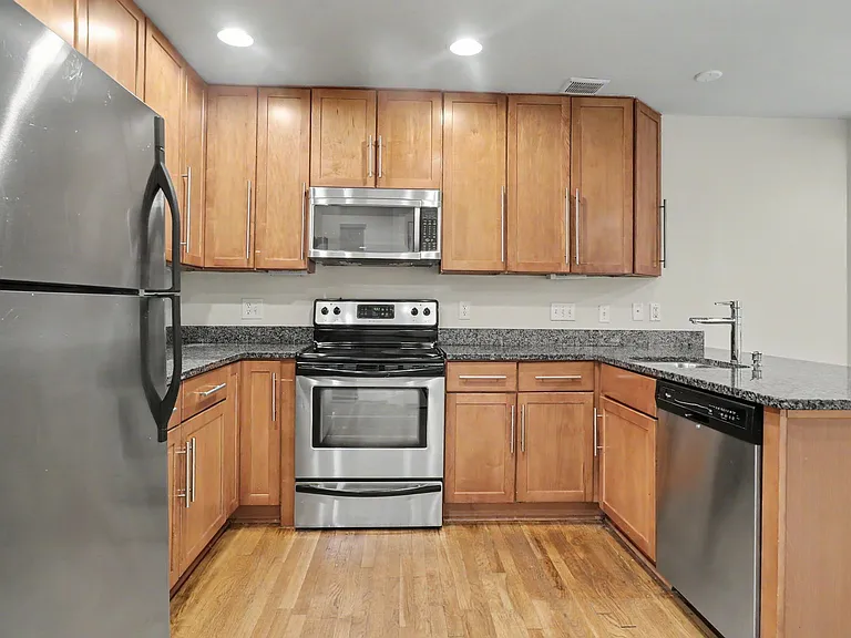 1300 K St SE #103 — Photo 8