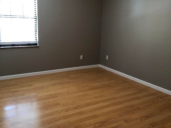 2nd image of 810 Highland Dr APT 503