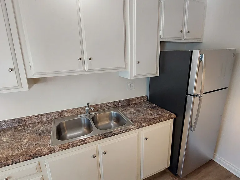 Huntington Cove — Photo 15