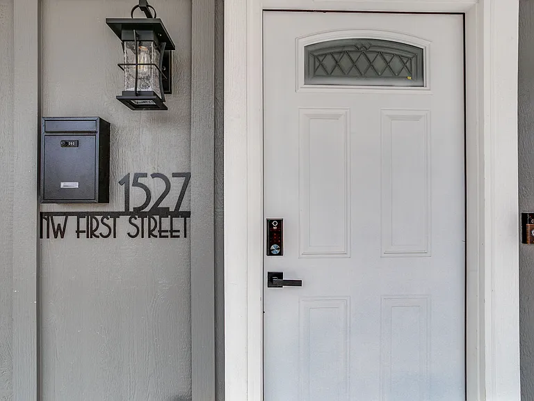 1527 NW 1st St — Photo 55