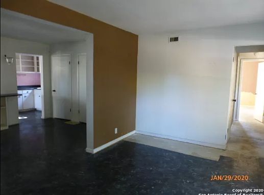 4th image of 336 Woodwind Dr