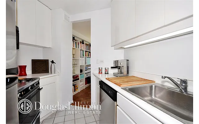 Sold by Douglas Elliman | media 25