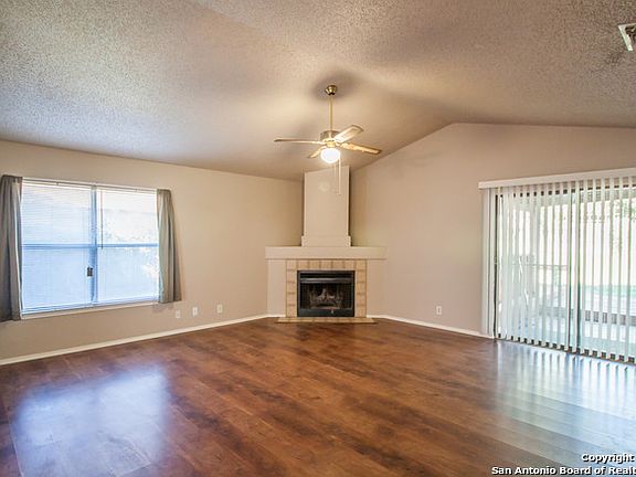 3rd image of 9507 Autumn Oaks