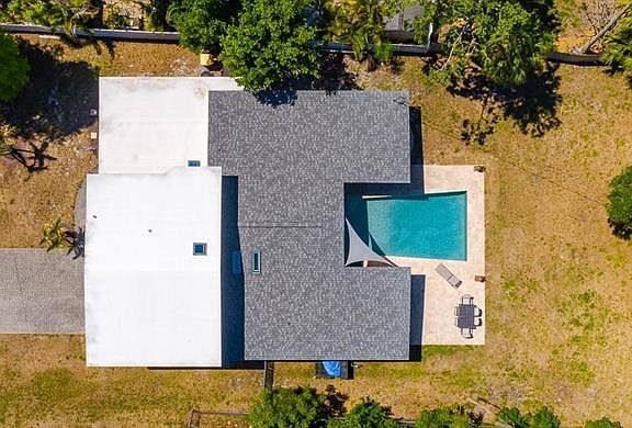 2nd image of 1424 S EVERGREEN AVENUE