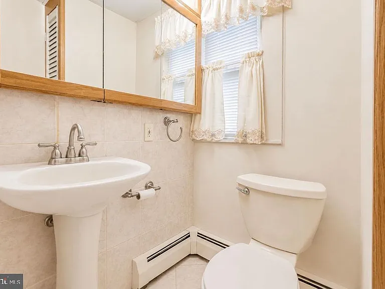 1902 Trenton Ave — Photo 12