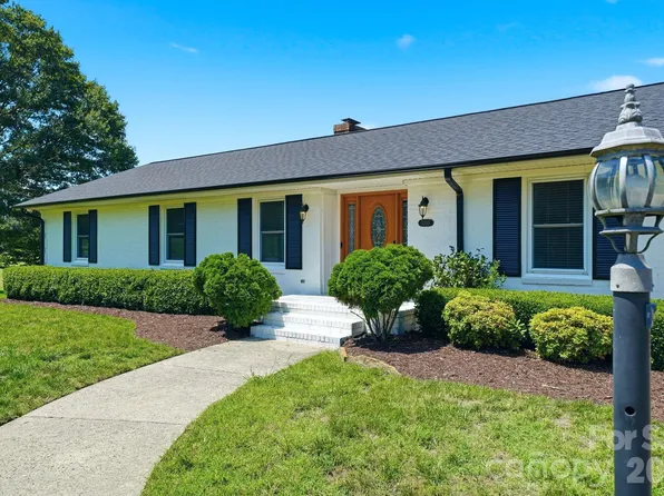 1335 Stoneyridge Dr, Charlotte, NC 28214