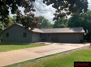 407 Normandy Ct, North Mankato, MN 56003