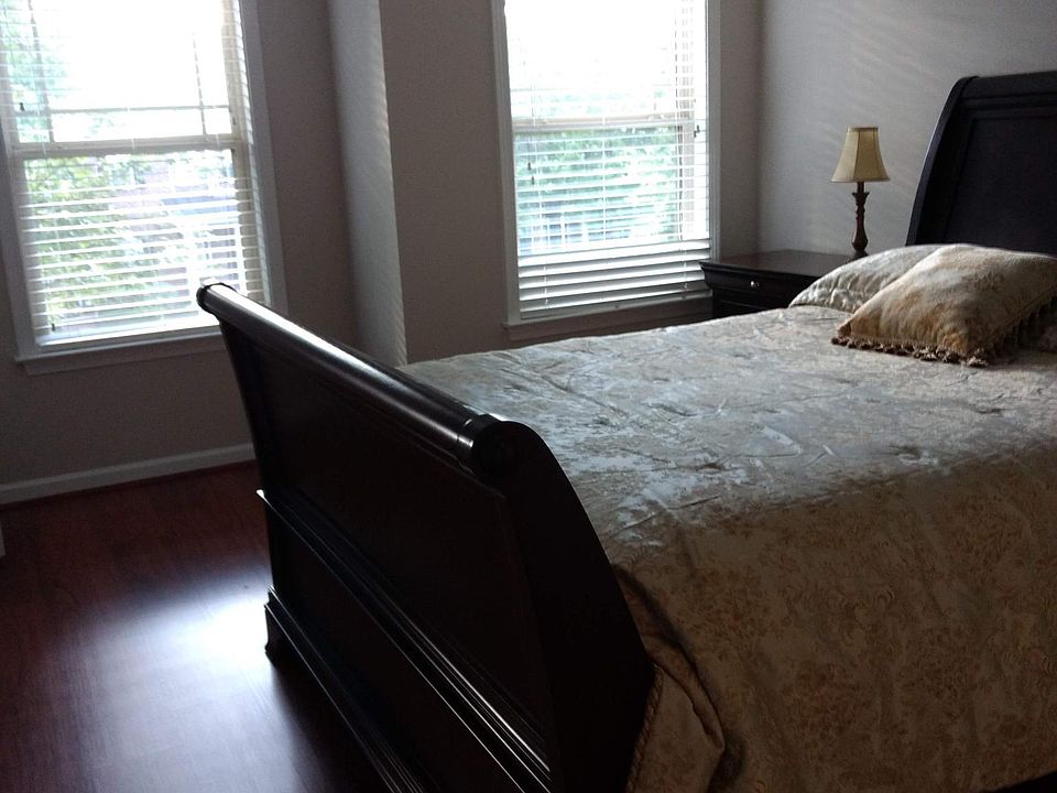 2nd image of 1561 River Park Blvd