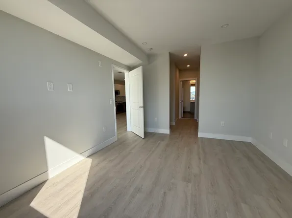 24 Brooks Street image 4 of 16