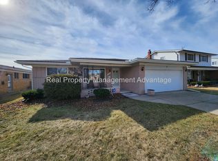 8610 Harder Dr, Warren, MI 48093