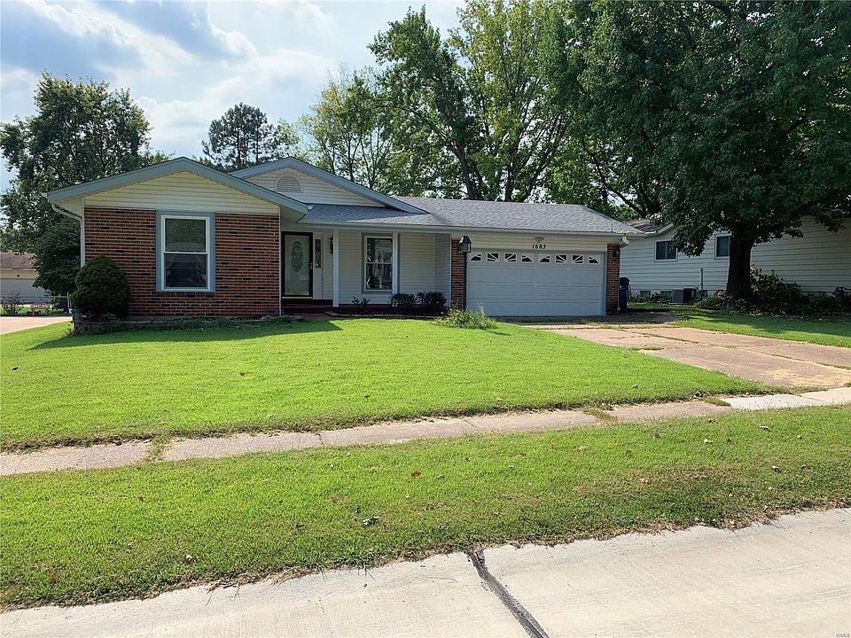 1st image of 1683 Kew Gardens Dr