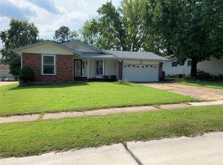 1683 Kew Gardens Dr, Florissant, MO