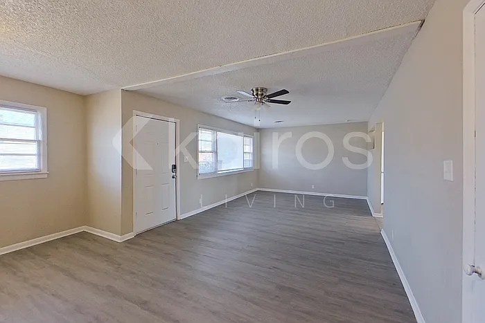 1509 Bell St — Photo 8