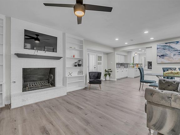 4th image of 3400 Laguna Dr