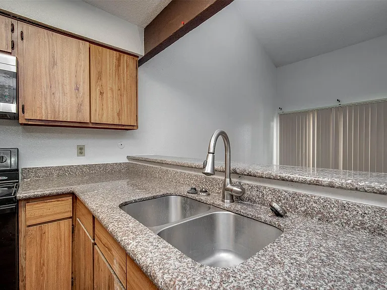 7131 Brendam Ln — Photo 12