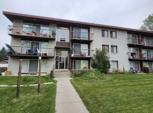 7627 4a St SW, Calgary, AB T2V 1A2