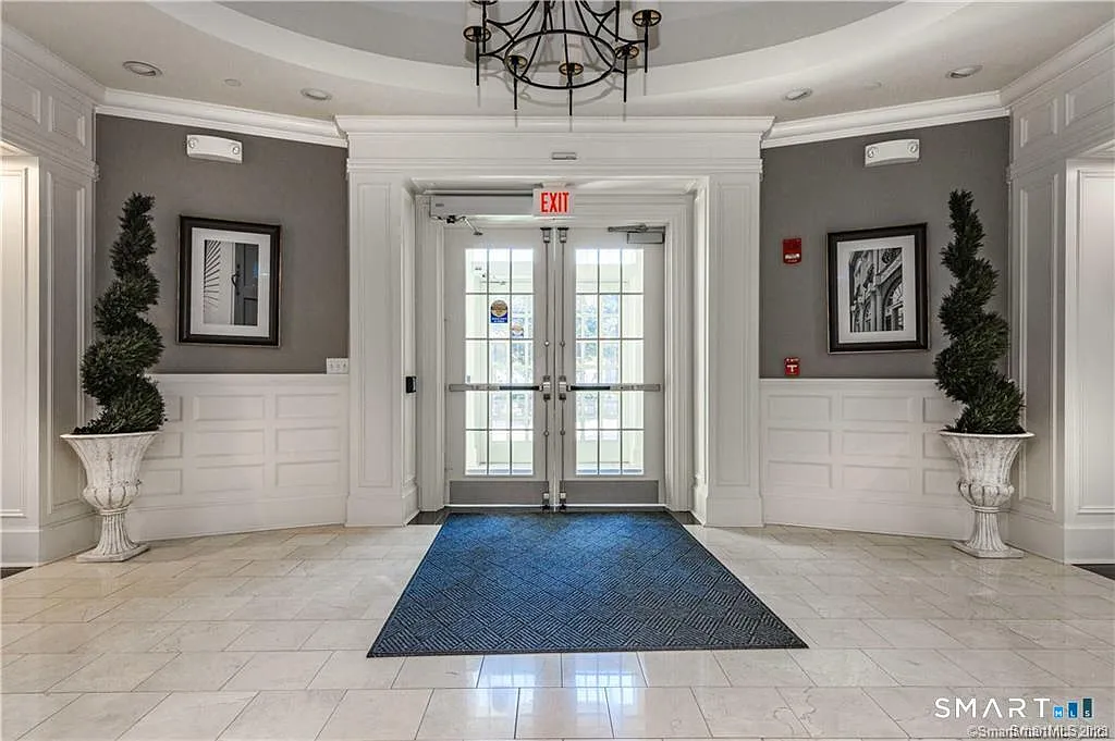 2 bed, 2.0 bath, 1402 sqft, $6,000 — Photo 4